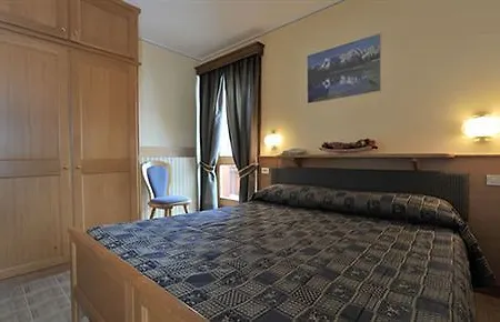 Ξενοδοχείο Della Luna 2*